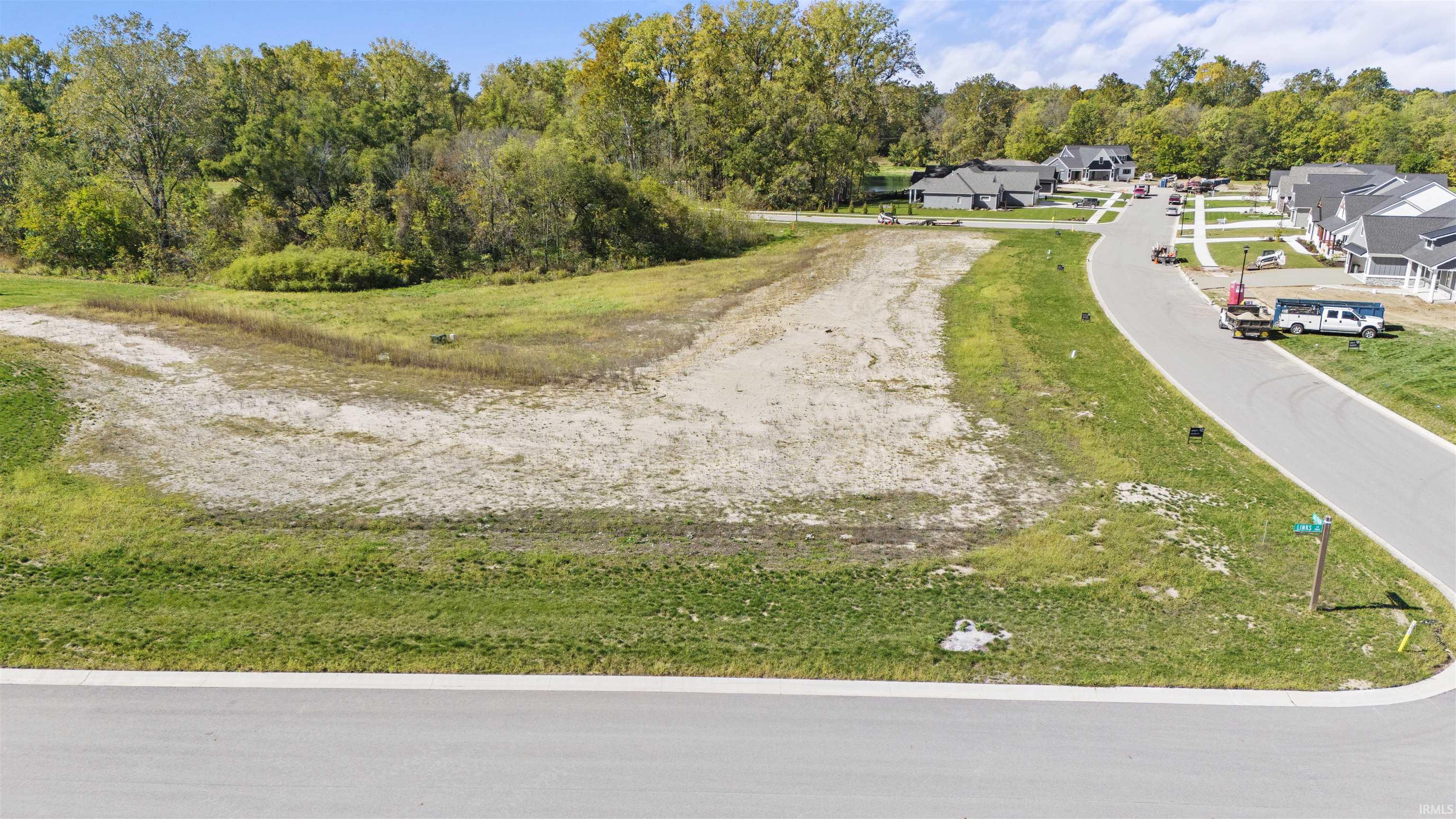1913 Golfview Auburn, IN 46706 - Photo 4 of 7