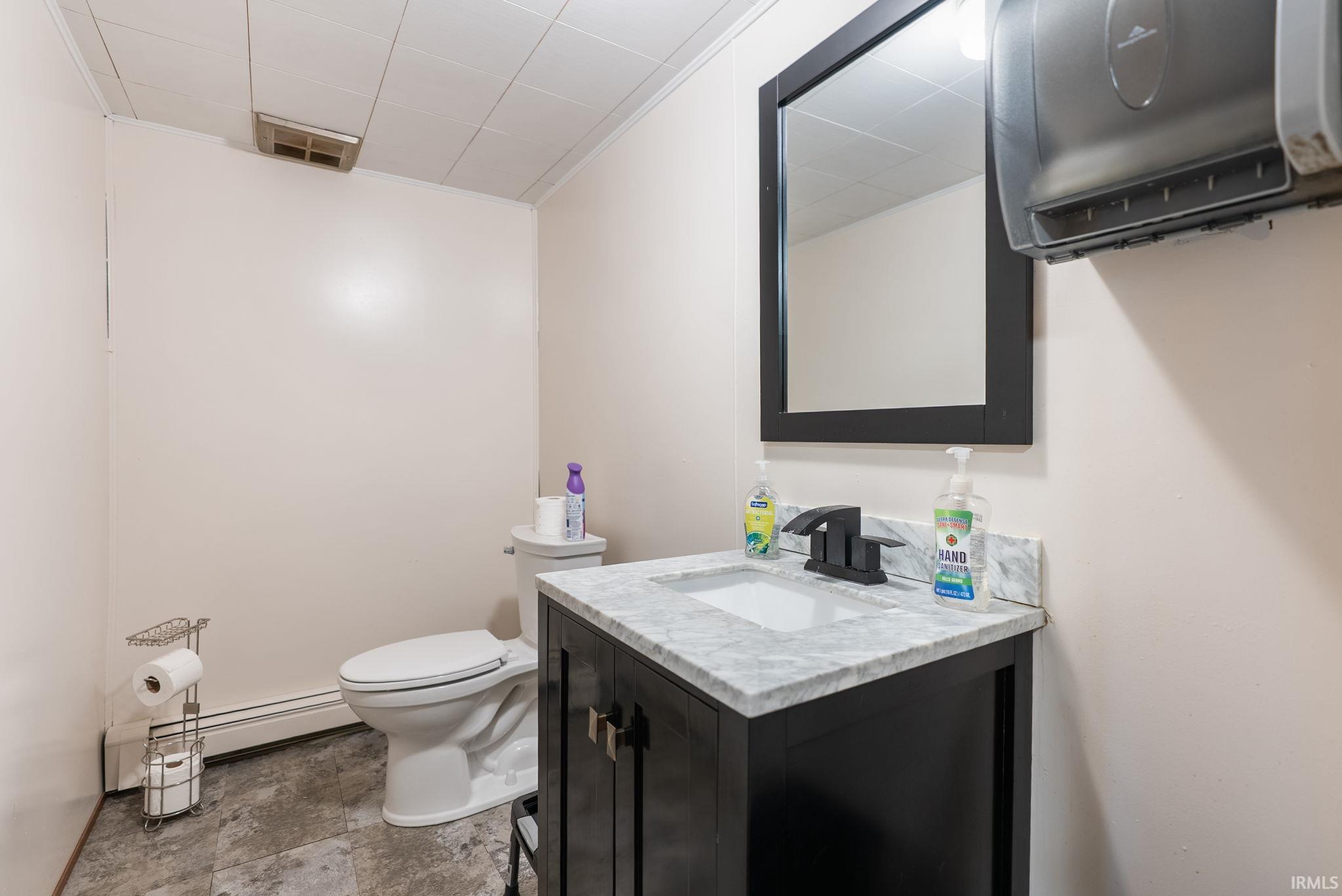 304 West Main Street Syracuse, IN 46567 - Photo 24 of 44