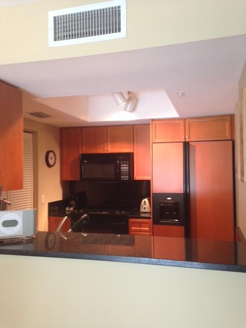99 Southeast Mizner Boulevard, Unit 323 Boca Raton, FL 33432 - Photo 2 of 17 Kitchen