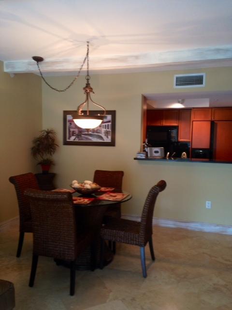 99 Southeast Mizner Boulevard, Unit 323 Boca Raton, FL 33432 - Photo 3 of 17 Dining Room