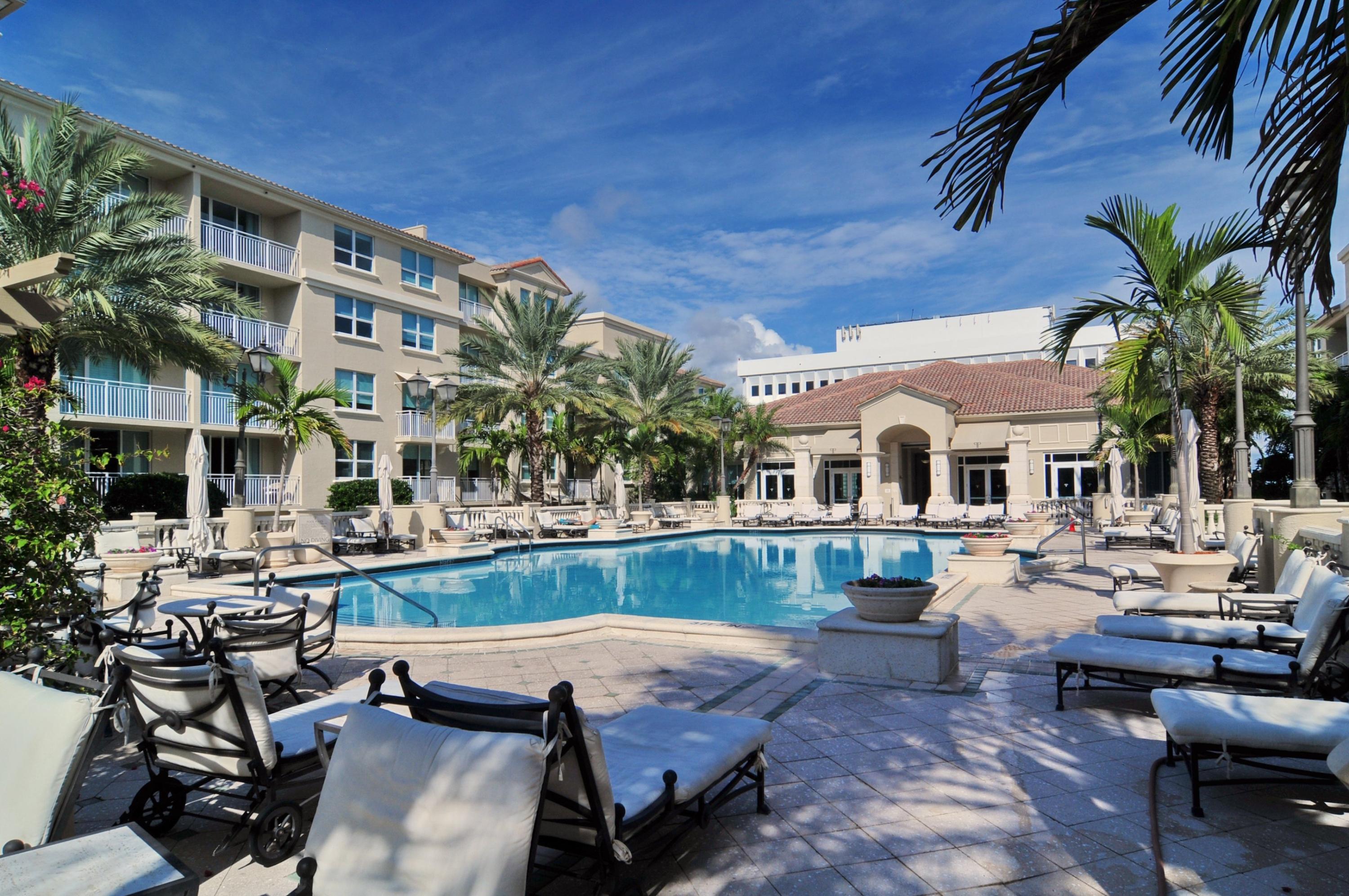99 Southeast Mizner Boulevard, Unit 323 Boca Raton, FL 33432 - Photo 5 of 17 Pool