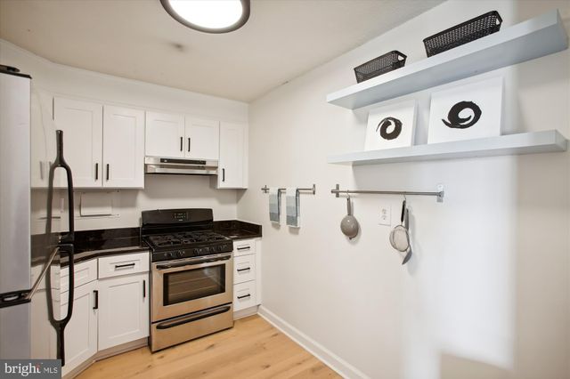 $247,500 | 4600 South Four Mile Run Drive, Unit 820, Arlington, VA 22204