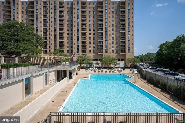 $247,500 | 4600 South Four Mile Run Drive, Unit 820, Arlington, VA 22204