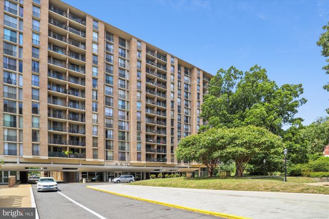 $247,500 | 4600 South Four Mile Run Drive, Unit 820, Arlington, VA 22204