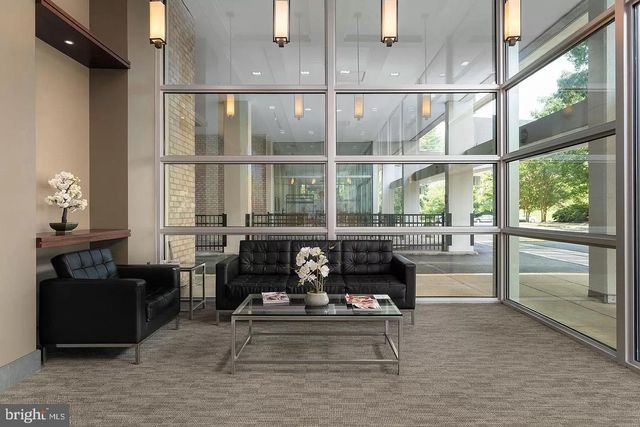 $247,500 | 4600 South Four Mile Run Drive, Unit 820, Arlington, VA 22204