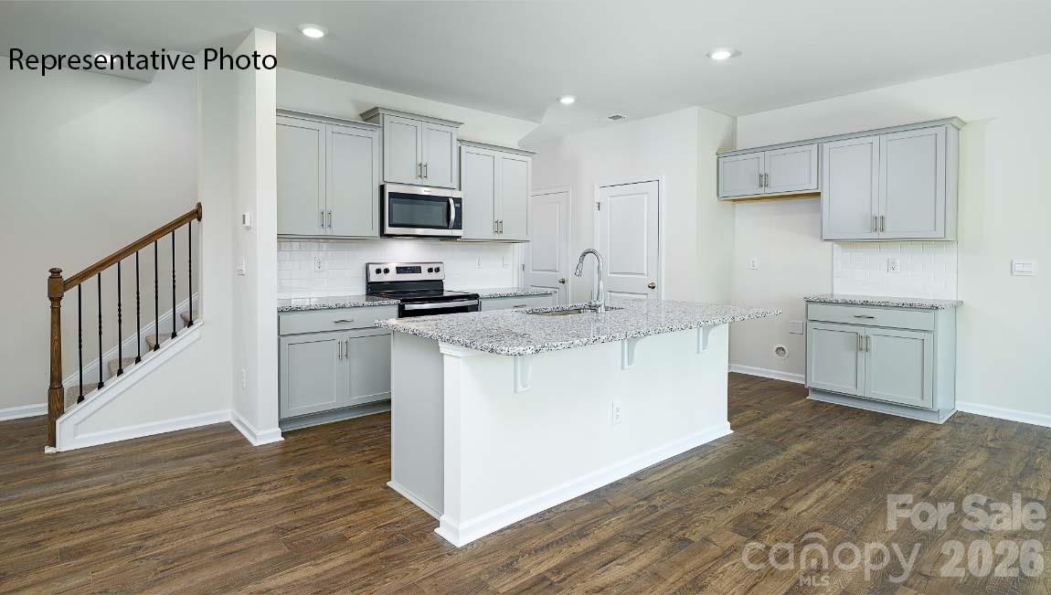 2078 10th Street Southeast Hickory, NC 28601 - Photo 3 of 24