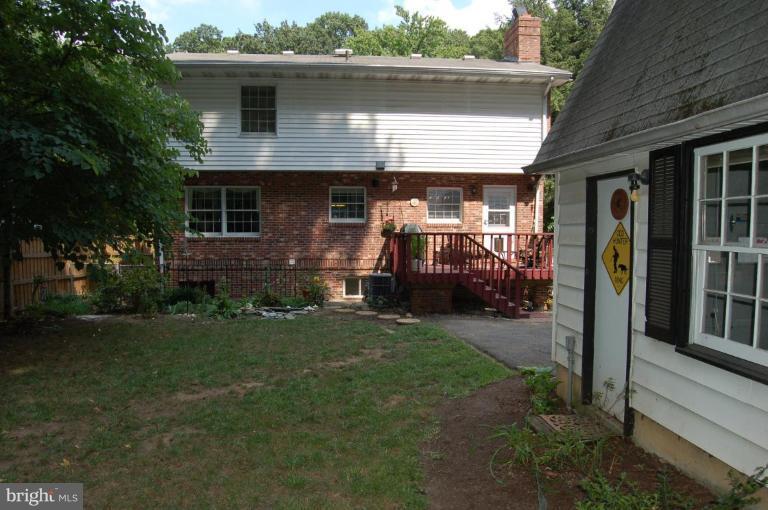 3112 Russell Road Alexandria, VA 22305 - Photo 2 of 30 Exterior (Rear)
