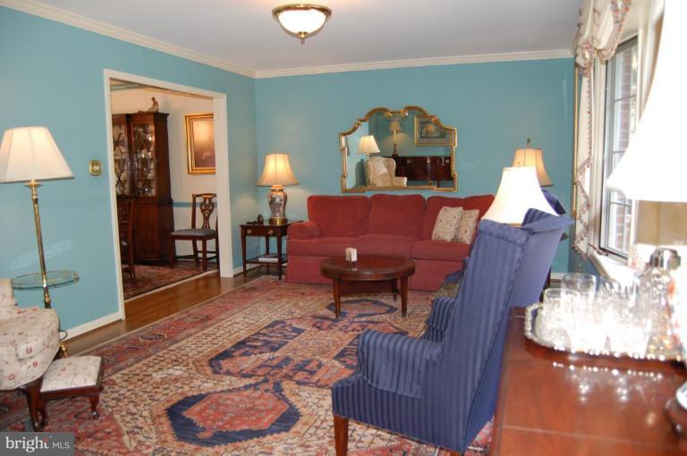 3112 Russell Road Alexandria, VA 22305 - Photo 12 of 30 Living Room #3