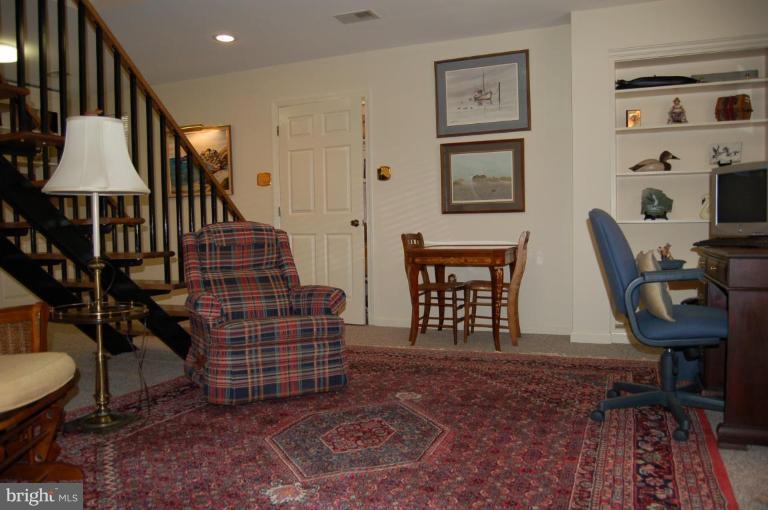 3112 Russell Road Alexandria, VA 22305 - Photo 16 of 30 Fully finished lower lvl SUITE