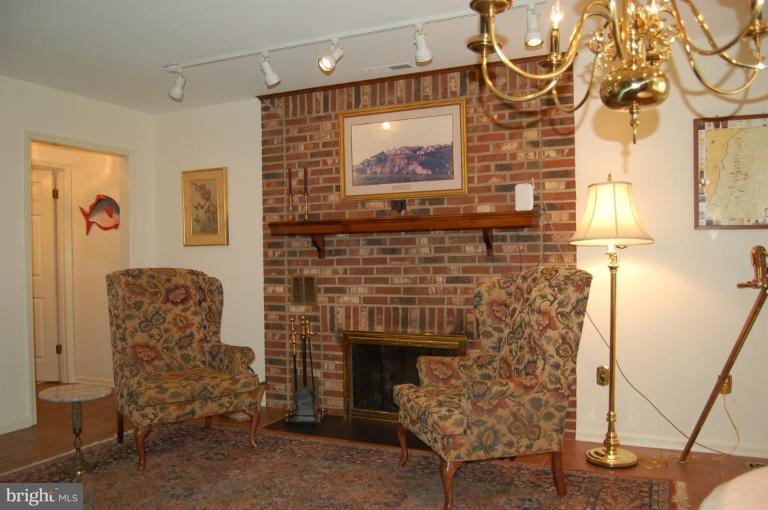 3112 Russell Road Alexandria, VA 22305 - Photo 4 of 30 Family Room