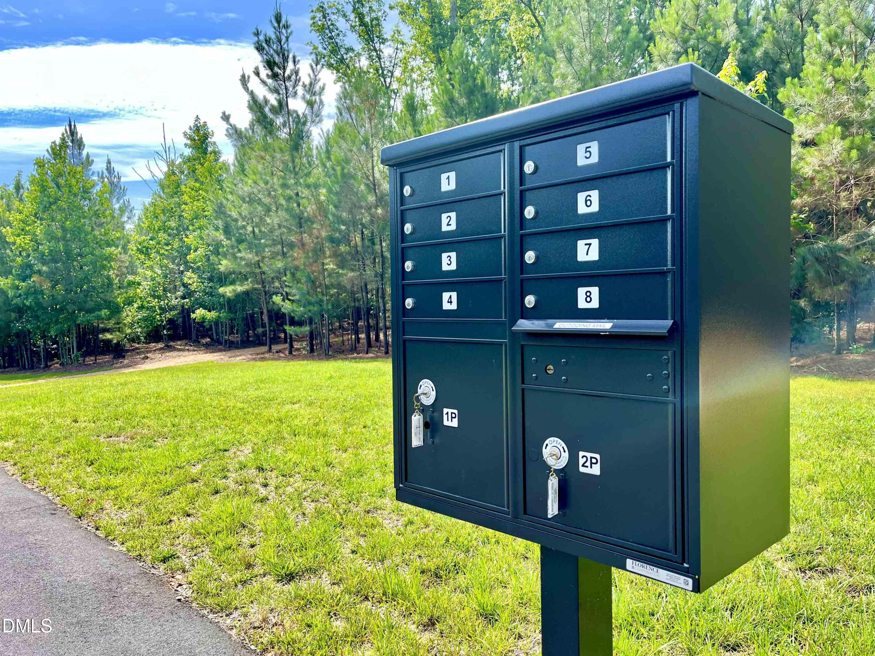 586 Poythress Road Chapel Hill, NC 27516 - Photo 28 of 33 a front view of a house with garden