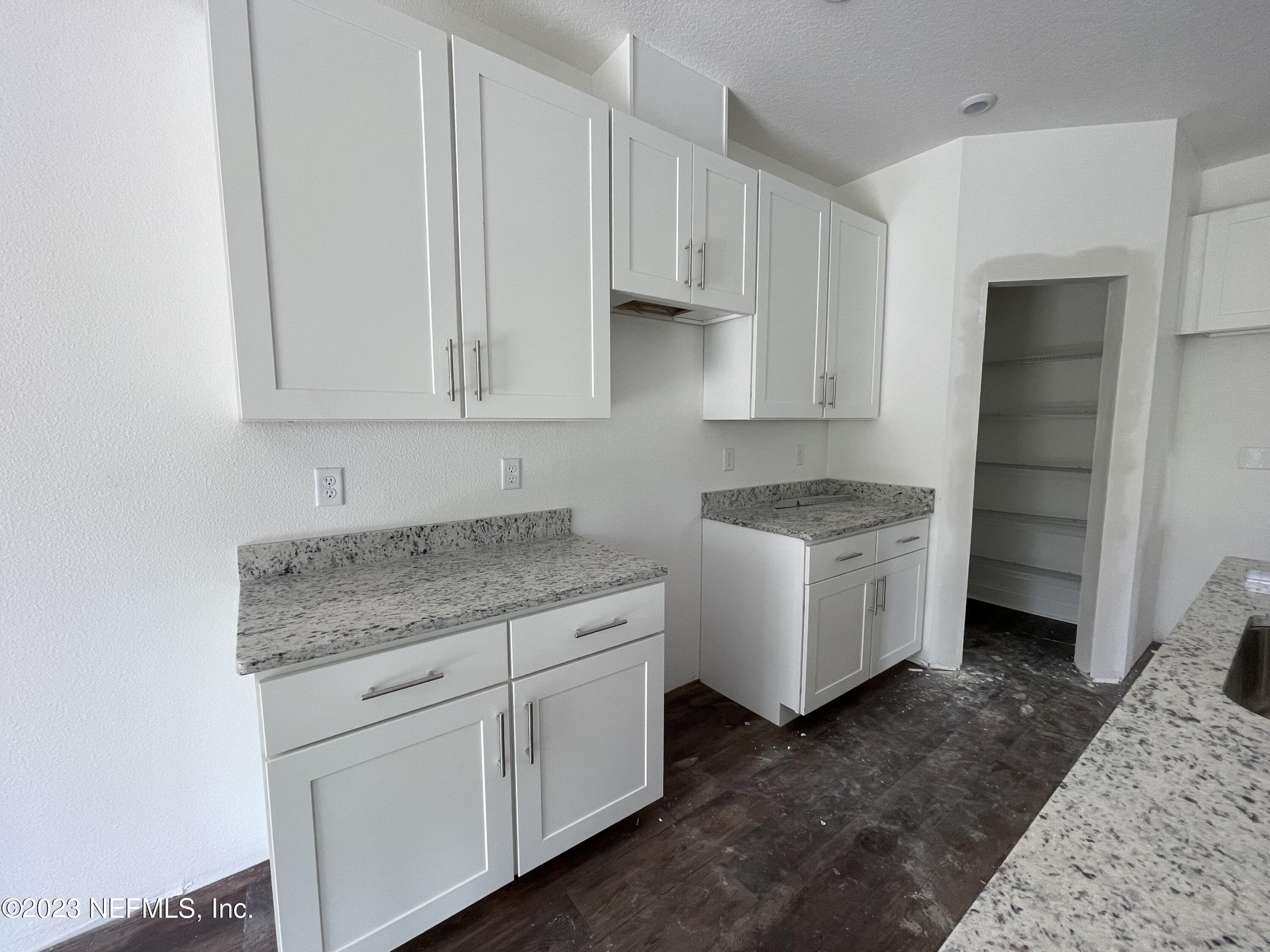 1425 Lake Foxmeadow Road Middleburg, FL 32068 - Photo 3 of 20 15 kitchen