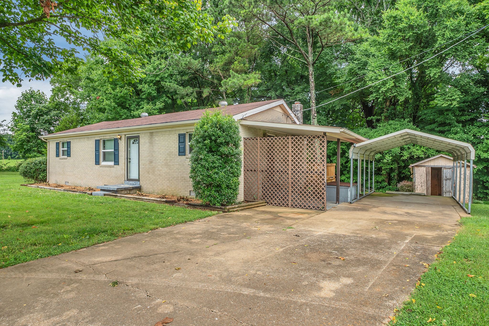 2255 Rose Hill Road Pulaski, TN 38478 - Photo 4 of 33