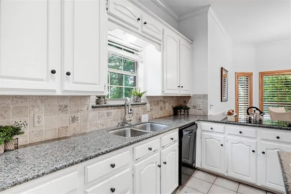 $749,000 | 137 Lakeview Drive, Aledo, TX 76008