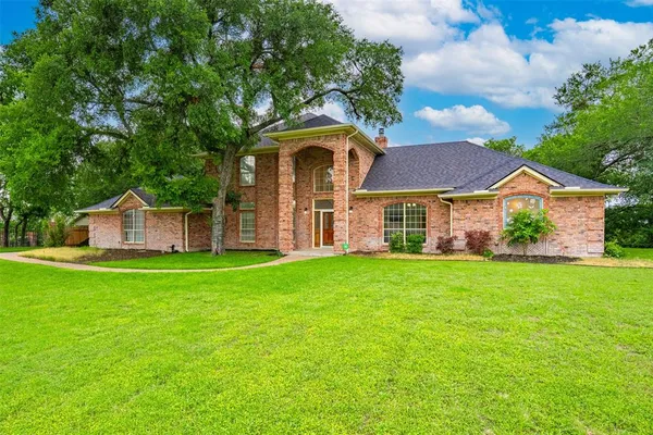 $749,000 | 137 Lakeview Drive, Aledo, TX 76008