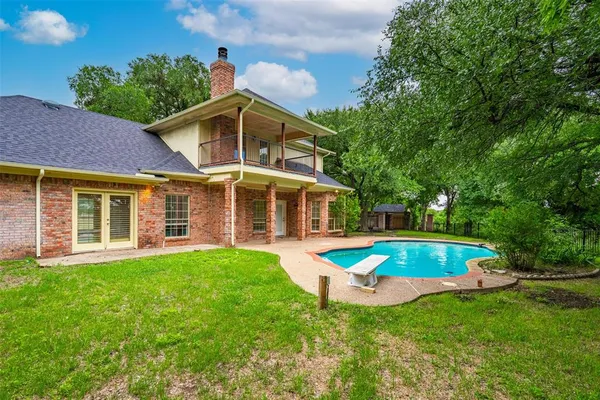 $749,000 | 137 Lakeview Drive, Aledo, TX 76008