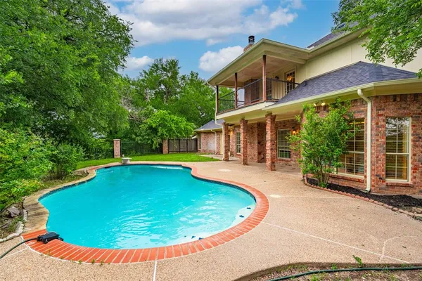 $749,000 | 137 Lakeview Drive, Aledo, TX 76008