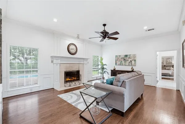 $749,000 | 137 Lakeview Drive, Aledo, TX 76008
