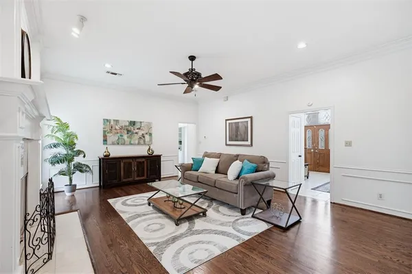 $749,000 | 137 Lakeview Drive, Aledo, TX 76008
