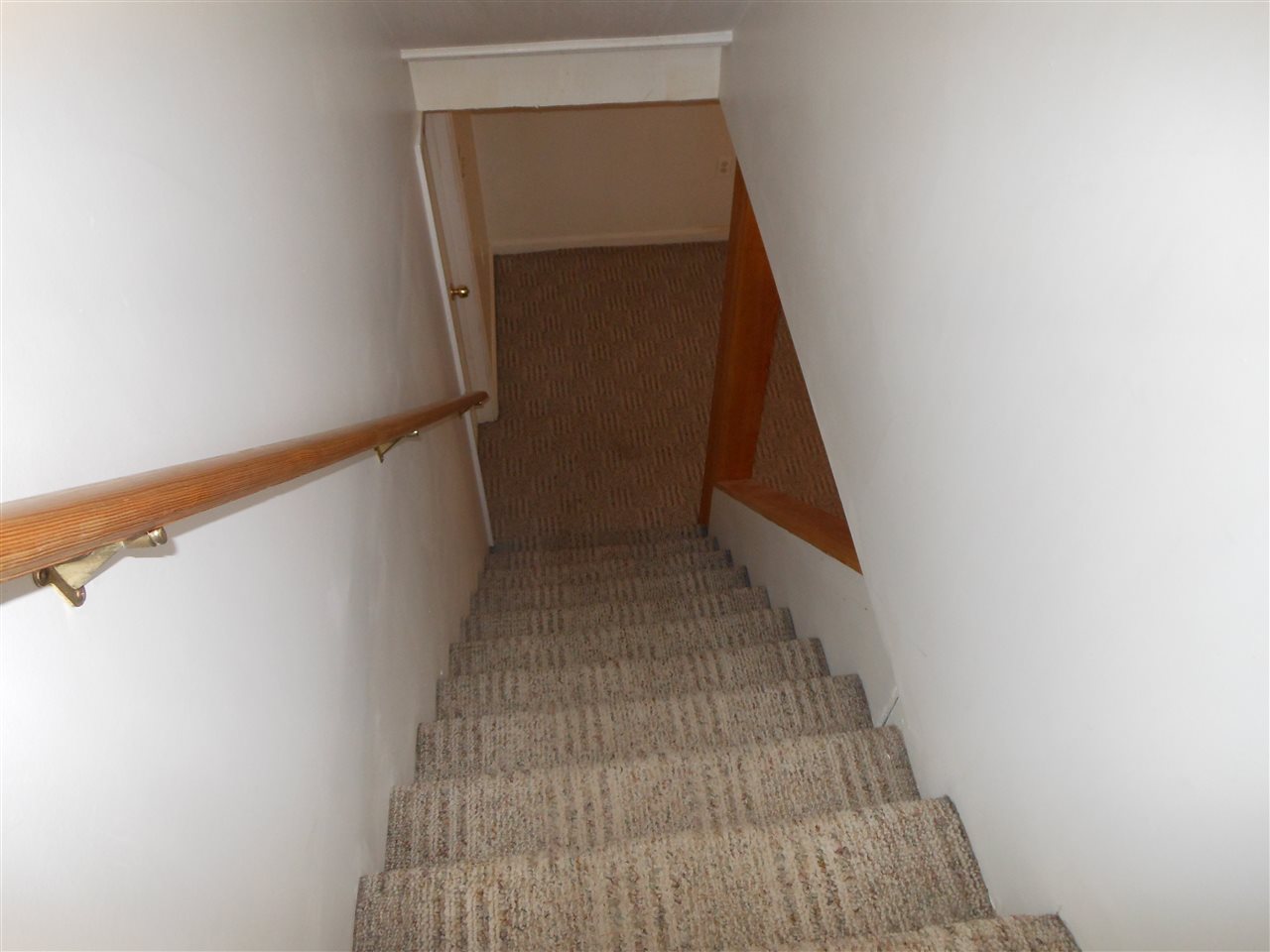 204 Alsace Street Manchester, NH 03102 - Photo 13 of 40