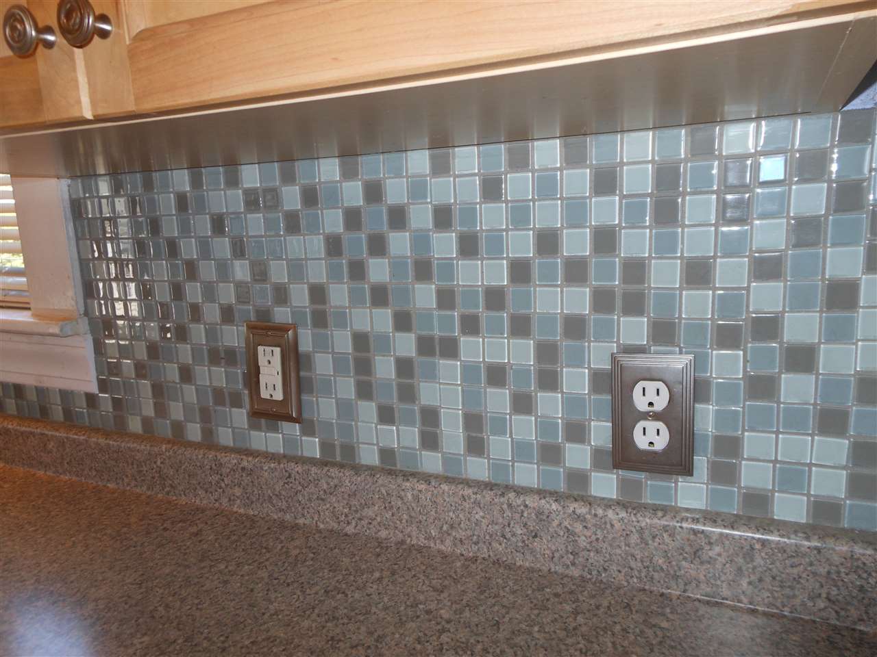 204 Alsace Street Manchester, NH 03102 - Photo 19 of 40