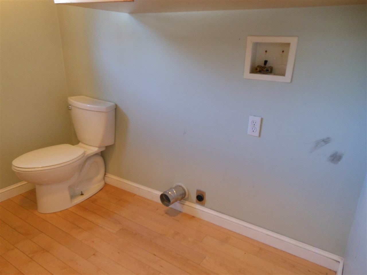 204 Alsace Street Manchester, NH 03102 - Photo 27 of 40