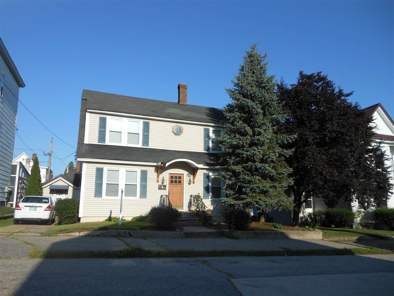 204 Alsace Street Manchester, NH 03102 - Photo 4 of 40