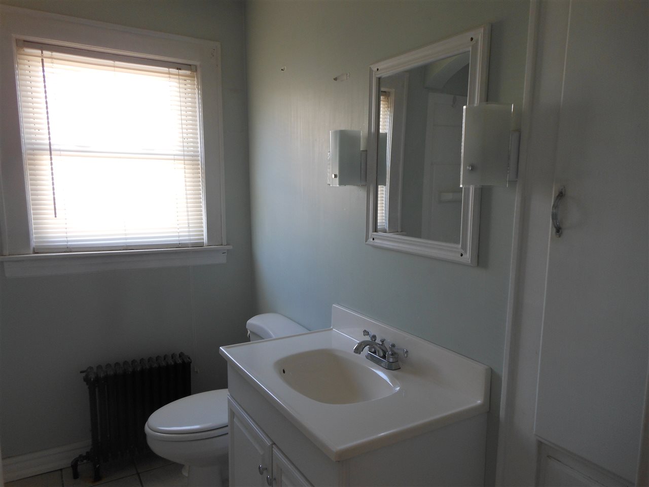 204 Alsace Street Manchester, NH 03102 - Photo 37 of 40