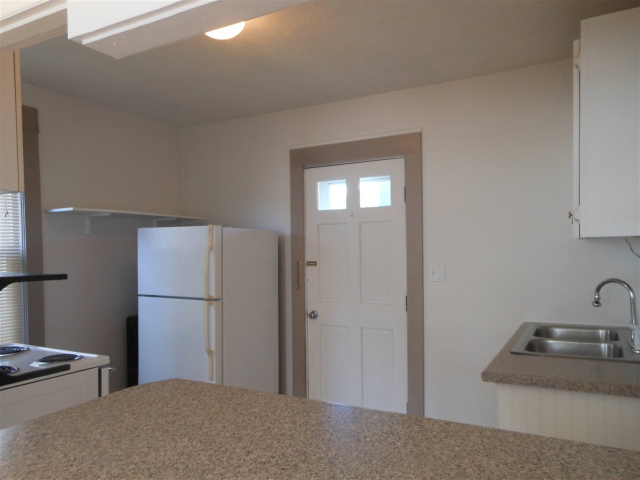 204 Alsace Street Manchester, NH 03102 - Photo 8 of 40