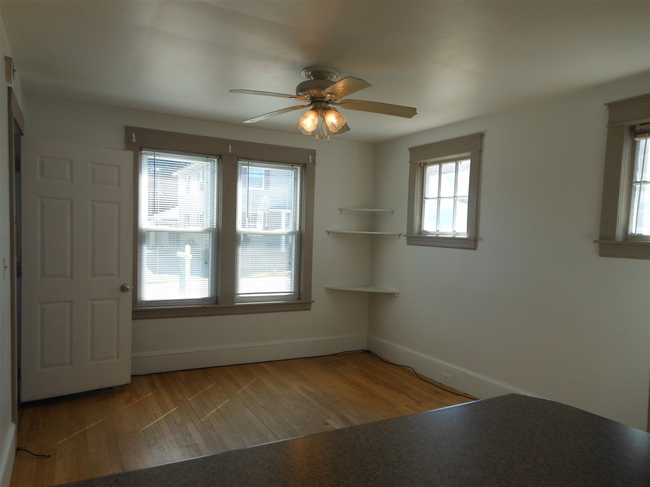 204 Alsace Street Manchester, NH 03102 - Photo 9 of 40