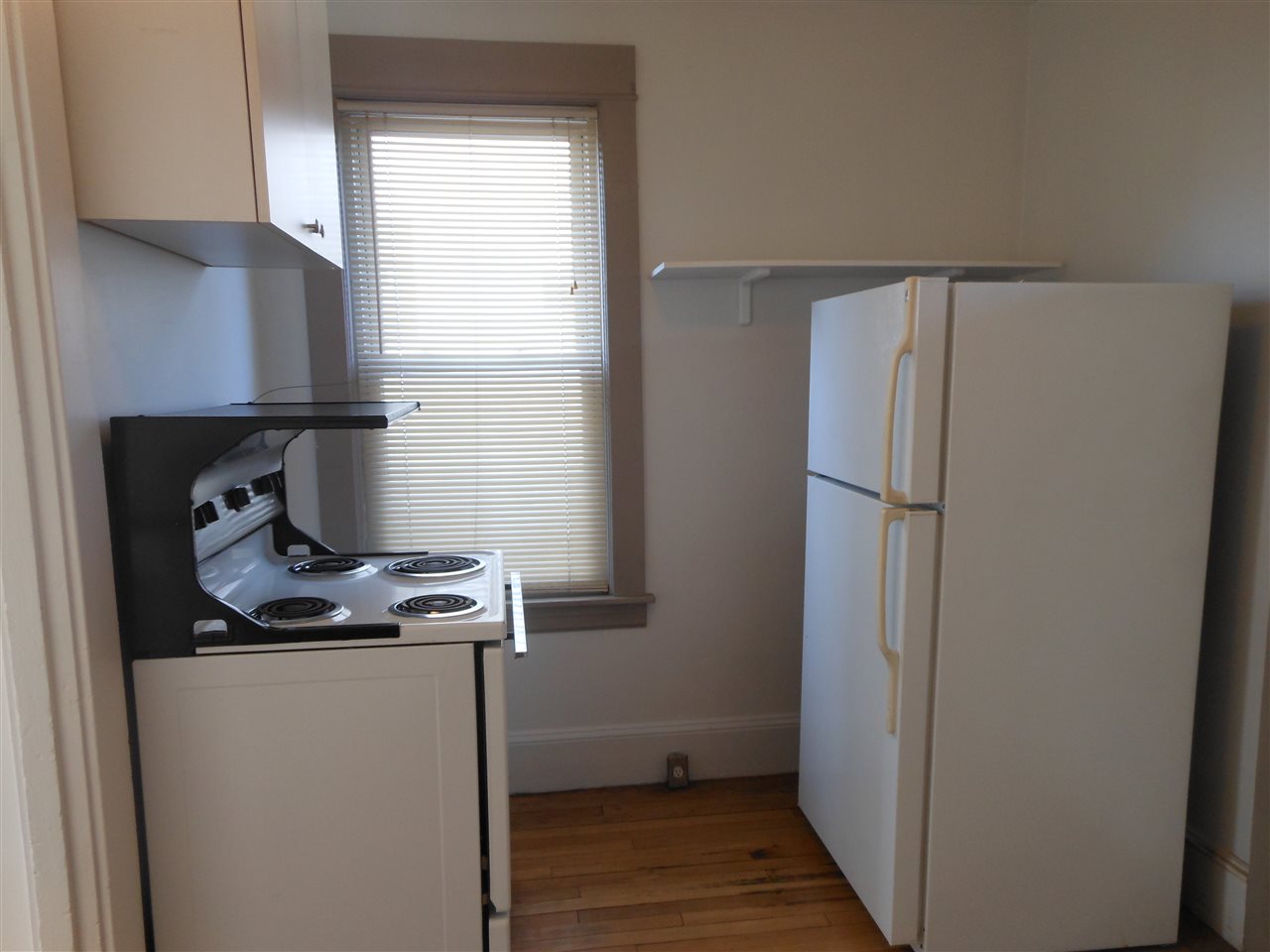 204 Alsace Street Manchester, NH 03102 - Photo 10 of 40