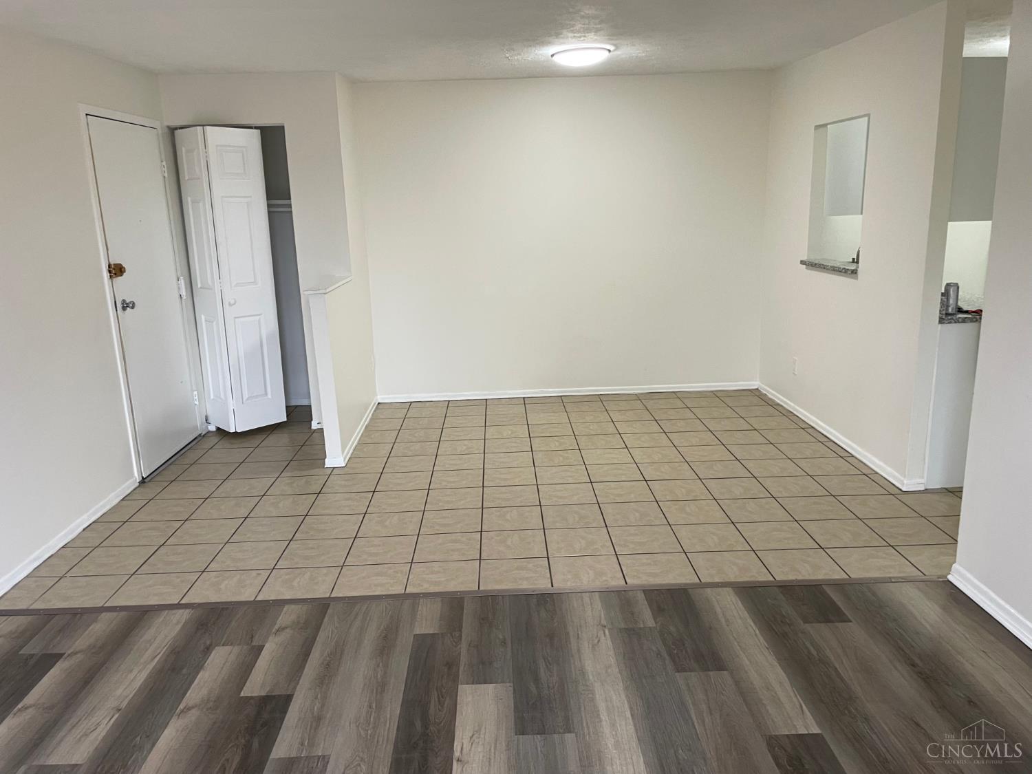 4117 North Bend Road, Unit 5 Cincinnati, OH 45211 - Photo 2 of 8