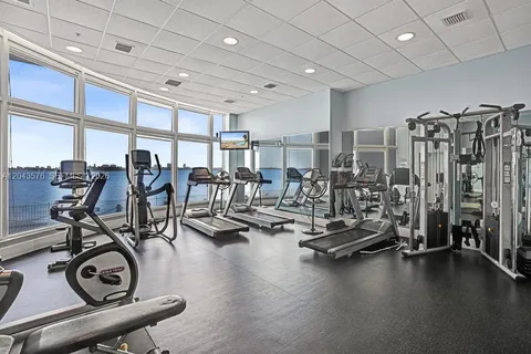 $515,000 | 725 Northeast 22nd Street, Unit 8B, Miami, FL 33137