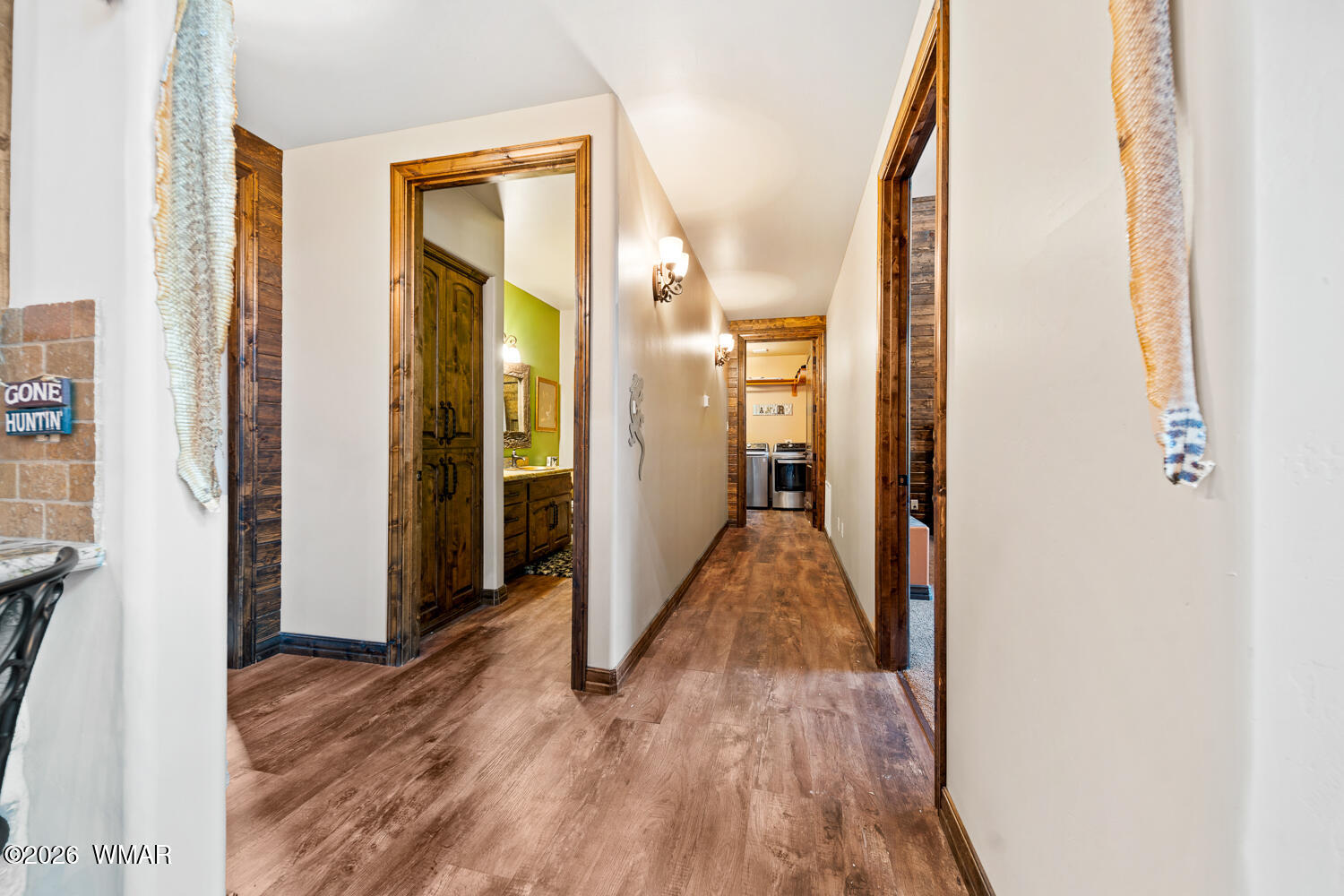1980 Spring Creek Lane Overgaard, AZ 85933 - Photo 27 of 64 Hallway