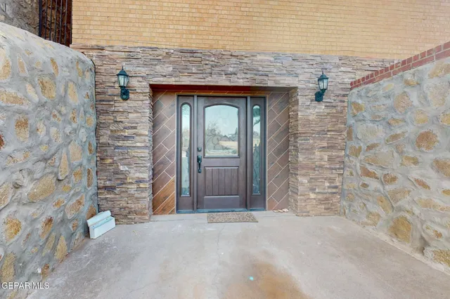 $435,000 | 906 Turney Drive, El Paso, TX 79902