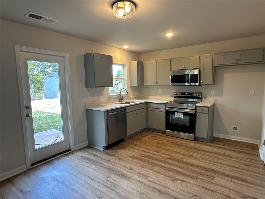 310 West Hampton Street Anderson, SC 29624 - Photo 4 of 11