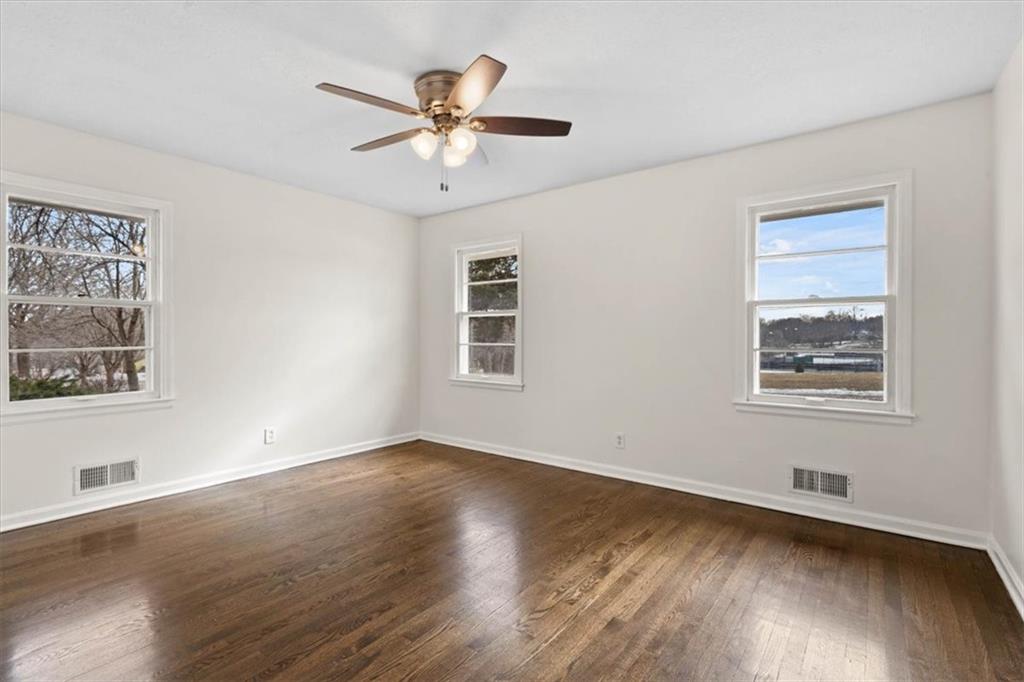 9052 East 59th Street Raytown, MO 64133 - Photo 15 of 31