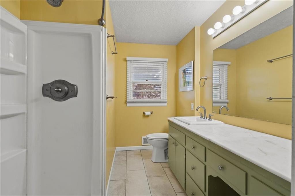 9052 East 59th Street Raytown, MO 64133 - Photo 19 of 31