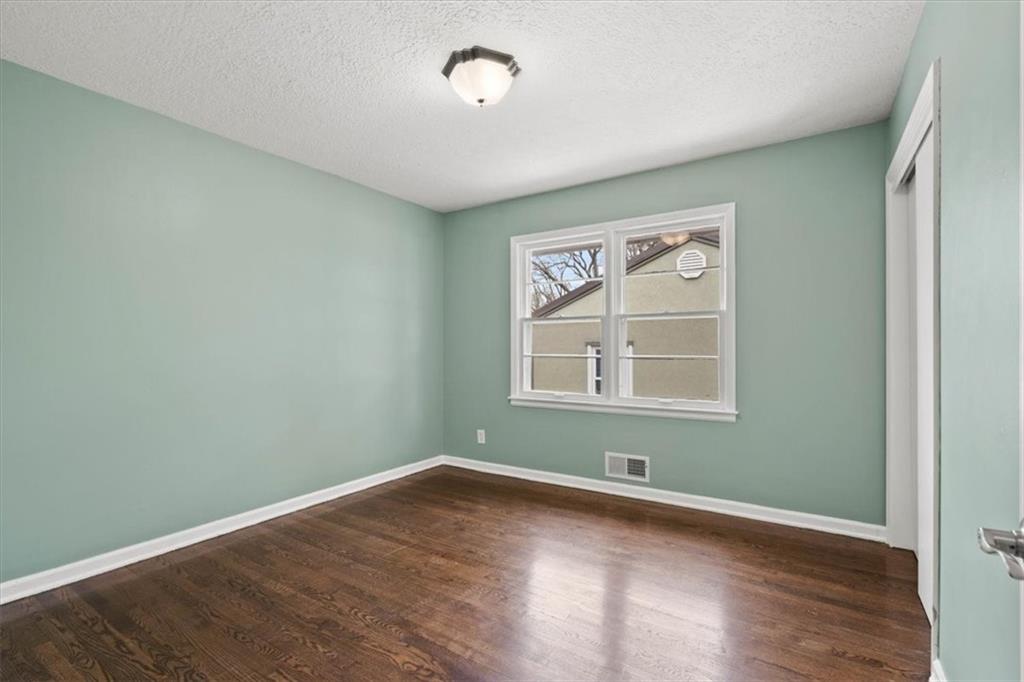 9052 East 59th Street Raytown, MO 64133 - Photo 20 of 31