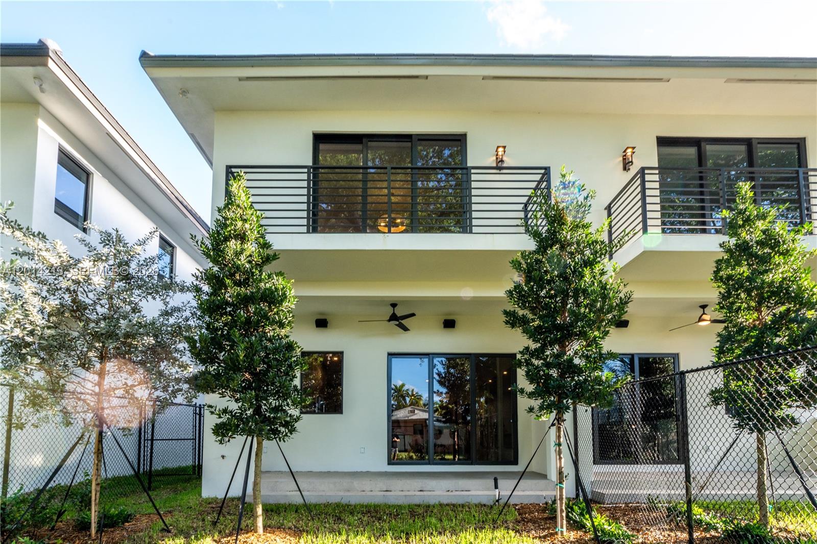 2745 Southwest 23rd Terrace Miami, FL 33145 - Photo 33 of 37