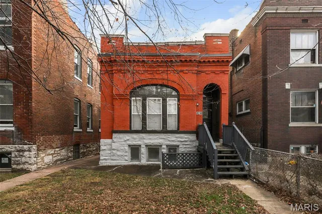 $214,000 | 4248 Norfolk Avenue, St. Louis, MO 63110
