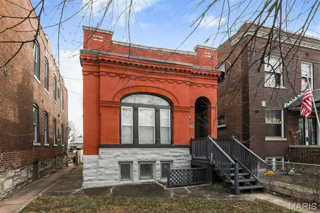 $214,000 | 4248 Norfolk Avenue, St. Louis, MO 63110