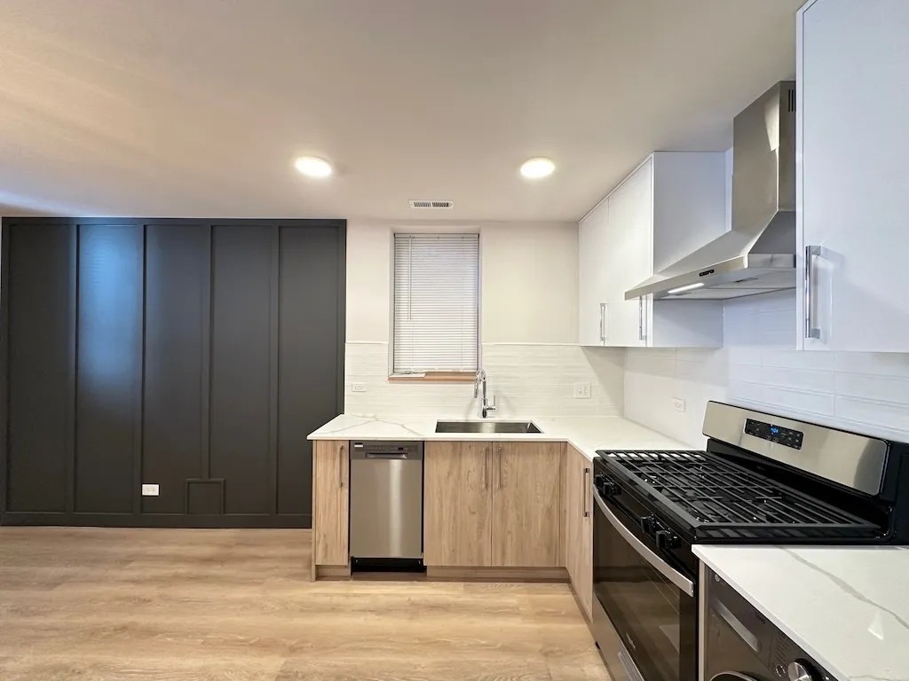 2439 West Walton Street, Unit GR Chicago, IL 60622 - Photo 8 of 15