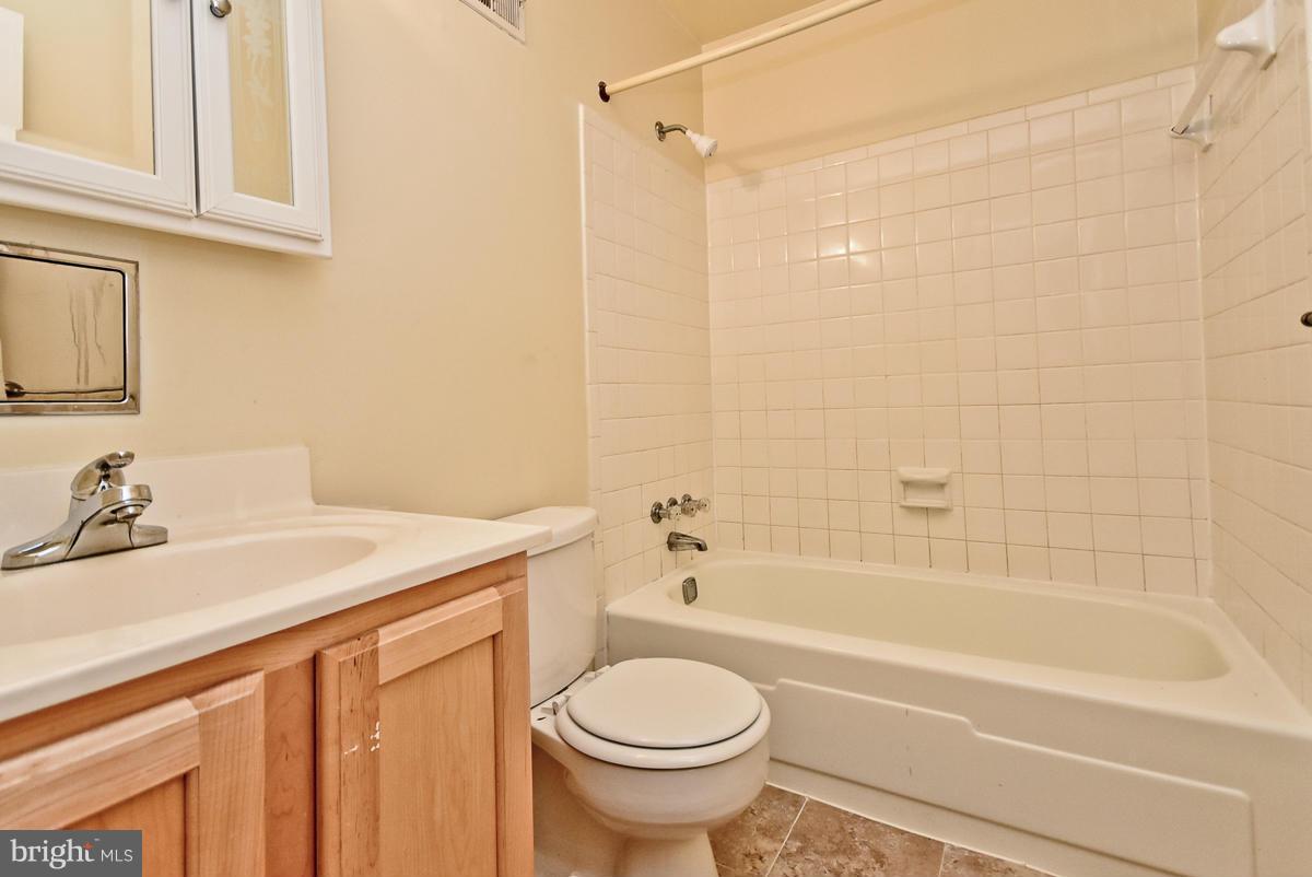 6464 Rockshire Street Alexandria, VA 22315 - Photo 16 of 30 Bath