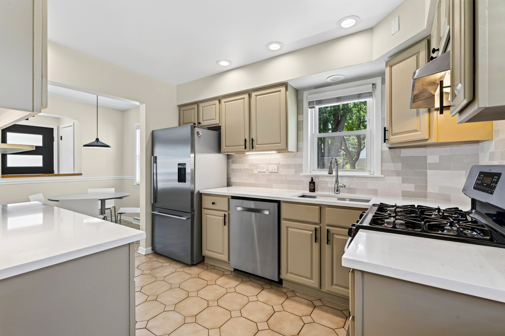 1050 Cedar Street Park Ridge, IL 60068 - Photo 8 of 56 Gallery Image 8