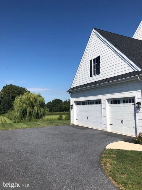 339 Royal Hunt Way Lititz, PA 17543 - Photo 4 of 37