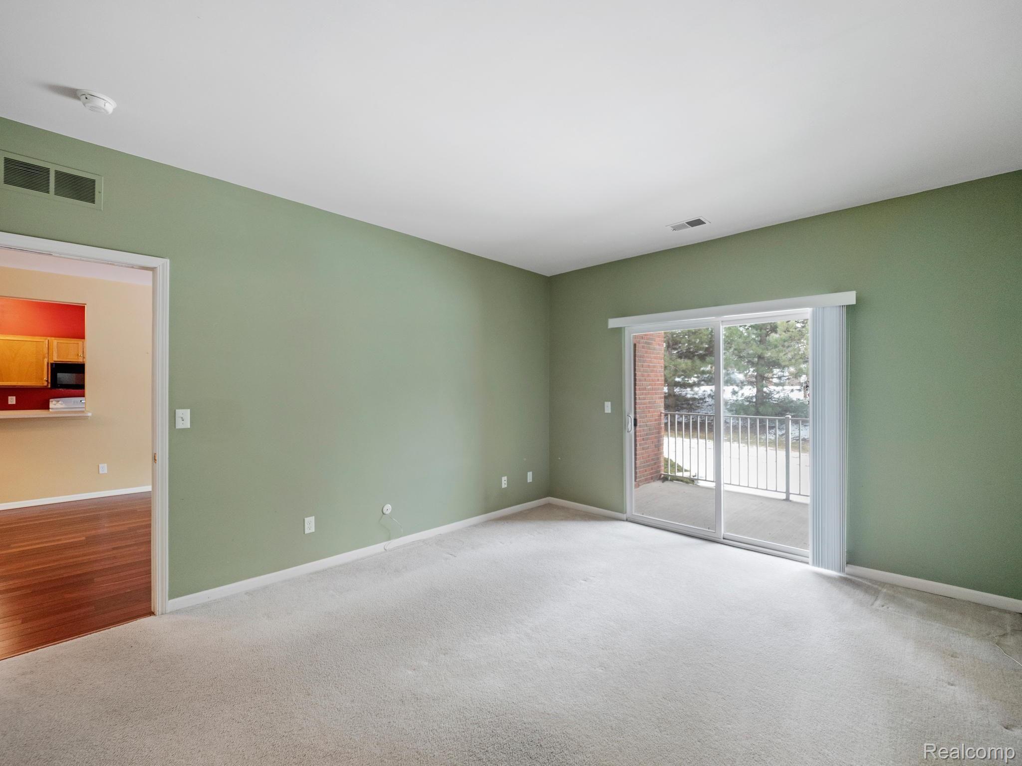 1830 Flagstone Circle, Unit 39 Rochester, MI 48307 - Photo 18 of 31 20-web-or-mls-P5000476.jpg