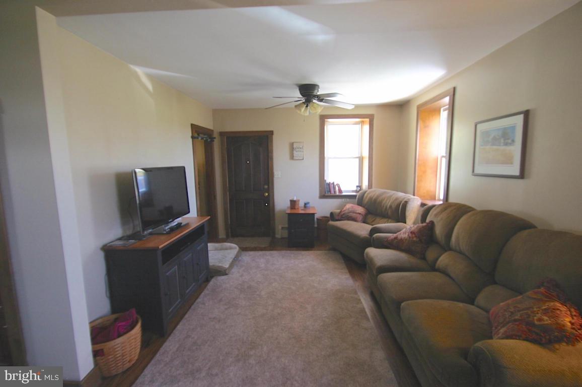 2091 Turnpike Road Elizabethtown, PA 17022 - Photo 4 of 30 Gallery Image 4