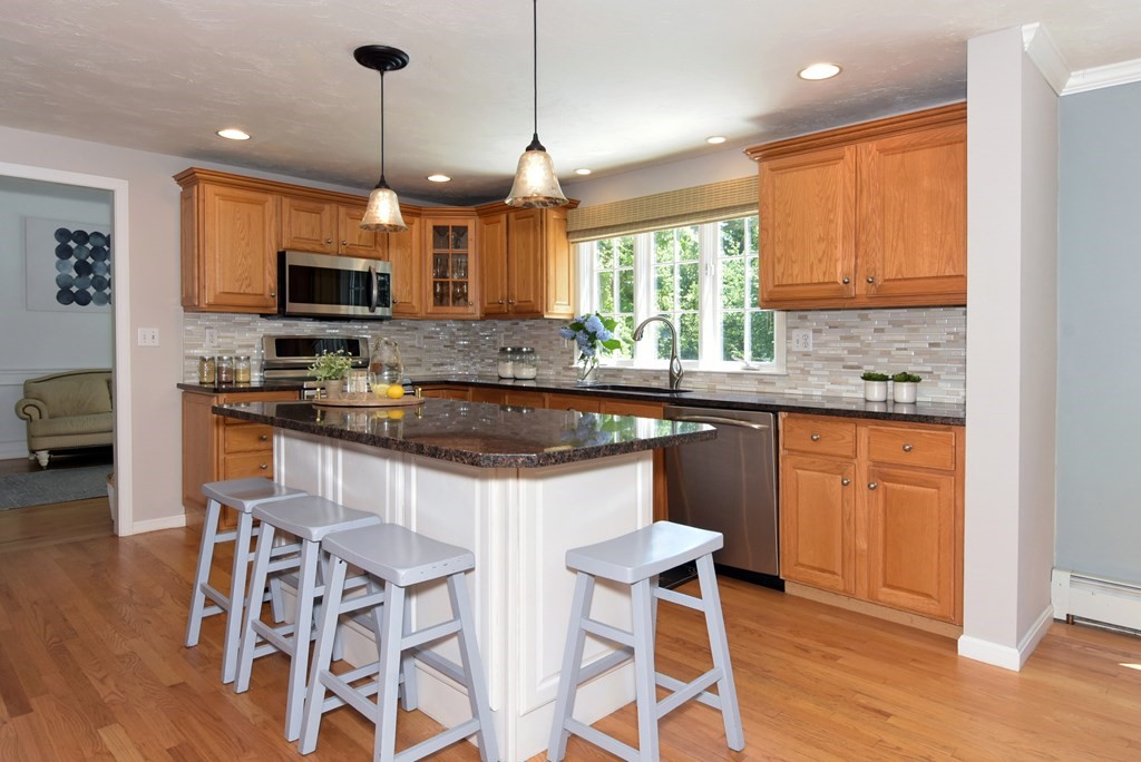 14 Elliott Road Sterling, MA 01564 - Photo 4 of 40