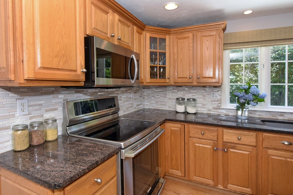 14 Elliott Road Sterling, MA 01564 - Photo 10 of 40